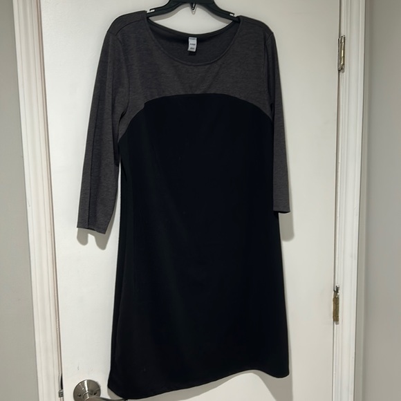 Old navy dress - Picture 1 of 3